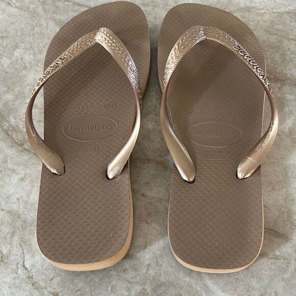 HAVAIANAS Gold Flip Flips - Picture 2 of 4